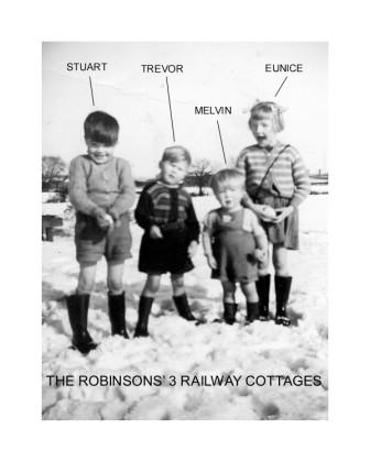 Robinson children of 3 Railway Cottages