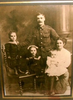 Patrick O'Neill WW1 and family