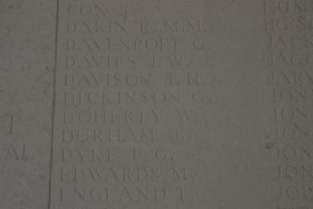 George Dickinson name en Vis en Artois Cemetery panel